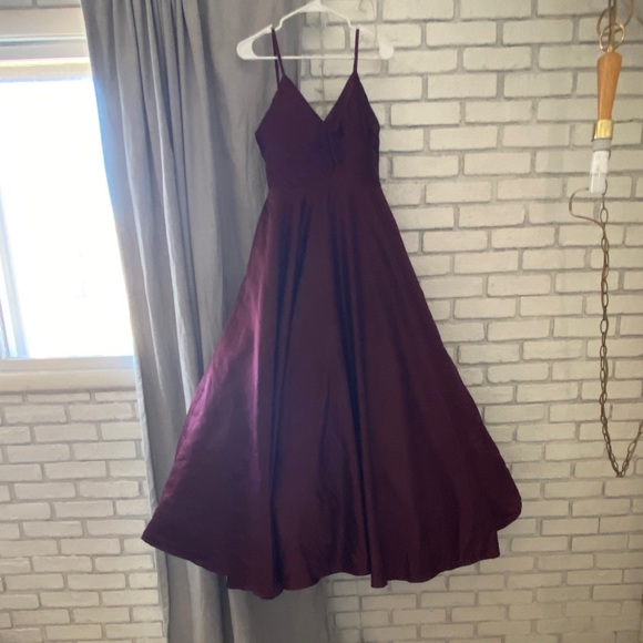 Burgundy Wine Red Prom/Bridesmaid Dress Understated Elegant - Picture 2 of 8